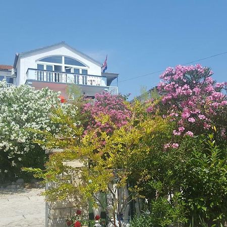 Oleander Apartment In باكوشتاني المظهر الخارجي الصورة